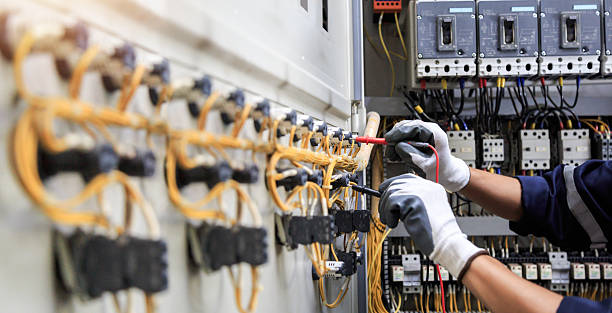 Professional Electrician technician working in Elim, PA